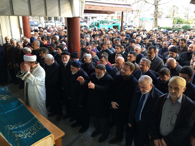 ak-parti-rize-il-baskan-yardimcisi-ve-artvinliler-dernegi-onursal-baskani-mehmet-sehitoglunun-babasinin-cenazesi-(12).jpg