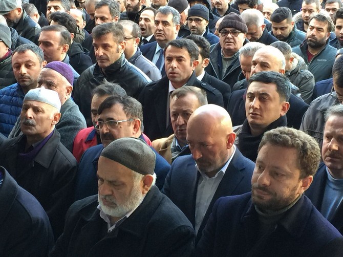 ak-parti-rize-il-baskan-yardimcisi-ve-artvinliler-dernegi-onursal-baskani-mehmet-sehitoglunun-babasinin-cenazesi-(14).jpg