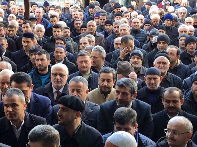 ak-parti-rize-il-baskan-yardimcisi-ve-artvinliler-dernegi-onursal-baskani-mehmet-sehitoglunun-babasinin-cenazesi-(15).jpg