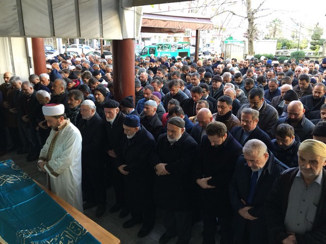 ak-parti-rize-il-baskan-yardimcisi-ve-artvinliler-dernegi-onursal-baskani-mehmet-sehitoglunun-babasinin-cenazesi-(16).jpg