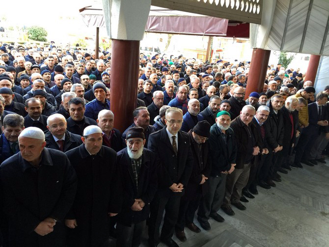 ak-parti-rize-il-baskan-yardimcisi-ve-artvinliler-dernegi-onursal-baskani-mehmet-sehitoglunun-babasinin-cenazesi-(18).jpg