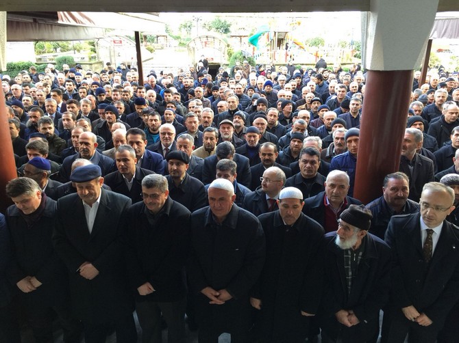 ak-parti-rize-il-baskan-yardimcisi-ve-artvinliler-dernegi-onursal-baskani-mehmet-sehitoglunun-babasinin-cenazesi-(19).jpg