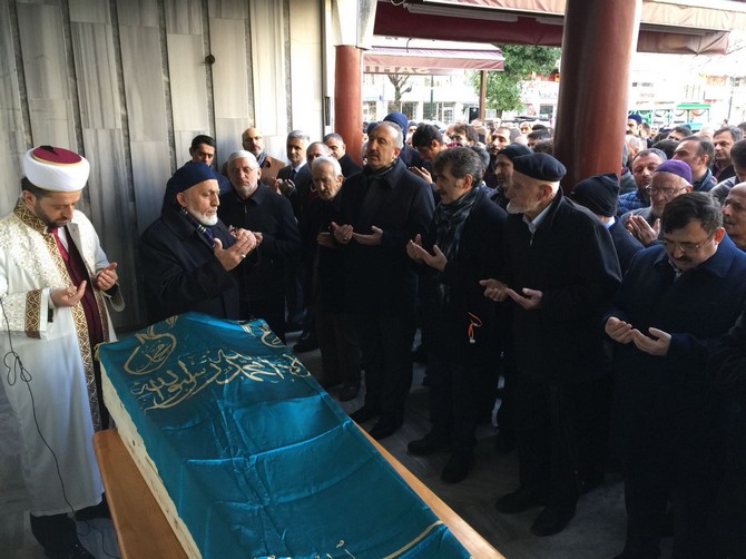 ak-parti-rize-il-baskan-yardimcisi-ve-artvinliler-dernegi-onursal-baskani-mehmet-sehitoglunun-babasinin-cenazesi-(20).jpg