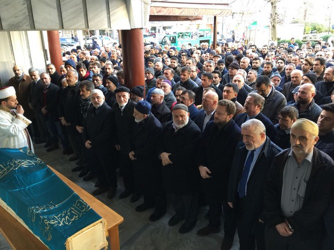 ak-parti-rize-il-baskan-yardimcisi-ve-artvinliler-dernegi-onursal-baskani-mehmet-sehitoglunun-babasinin-cenazesi-(5).jpg