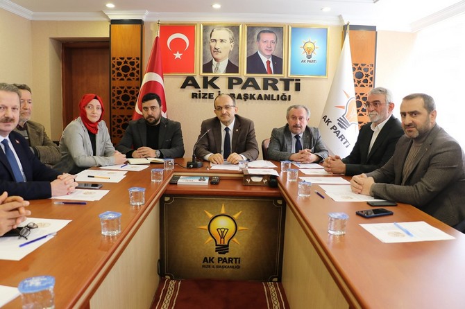 ak-parti-rize-il-baskani-hikmet-ayarin-yonetim-kurulu-uyeleri-belli-oldu-1-002.jpg