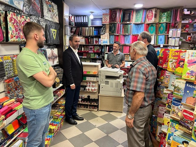 ak-parti-rize-il-baskani-ishak-alim-rize-merkezde-esnaf-ziyaretlerinde-bulundu-16.jpg