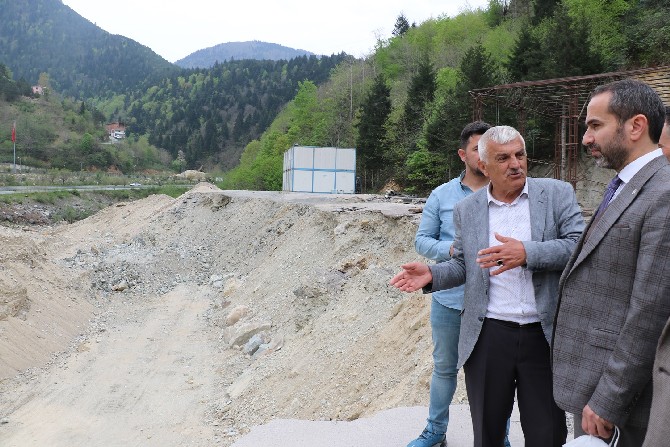 ak-parti-rize-il-baskani-ishak-alim-rizenin-ikizdere-ilcesinde-organik-cay-fabrikasi-yapilacak-alanda-incelemelerde-bulundu-1.jpg