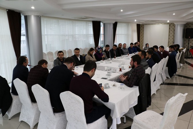 ak-parti-rize-il-baskani-muhammed-avci,-il-genclik-kollarinin-yeni-yonetimiyle-bir-araya-geldi-(3).jpg