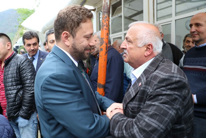 ak-parti-rize-il-baskani-muhammed-avci-komurculer-kocatepe-ve-yolveren-koylerini-ziyaret-ederek-sorunlari-ve-calismalari-yerinde-inceledi-(4).jpg