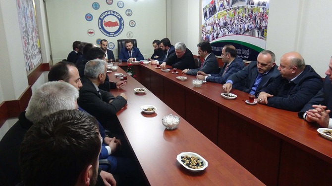 ak-parti-rize-il-baskani-muhammed-avci-ve-yonetim-kurulu-uyeleri,-memur-sen-ve-kamu-sen-rize-subelerini-ziyaret-etti-(2).jpg