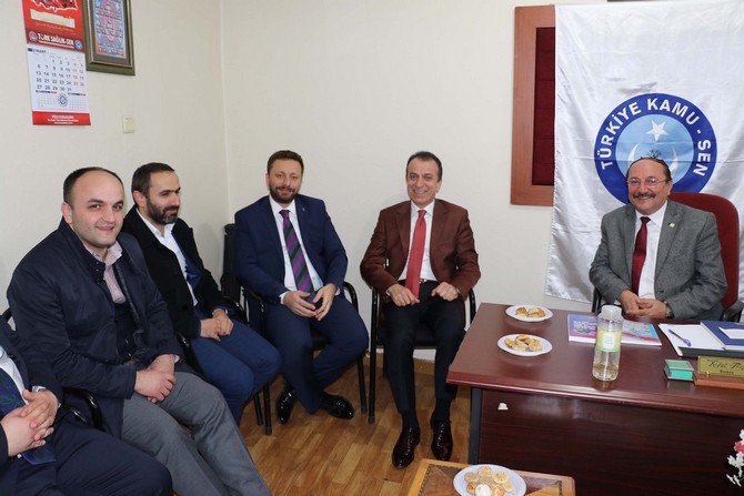 ak-parti-rize-il-baskani-muhammed-avci-ve-yonetim-kurulu-uyeleri,-memur-sen-ve-kamu-sen-rize-subelerini-ziyaret-etti-(3).jpg