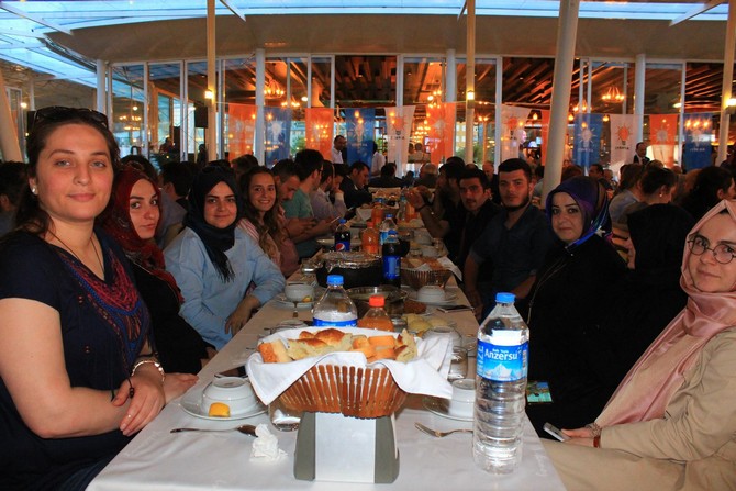 ak-parti-rize-il-baskanligi-iftar-programi-(5).jpg