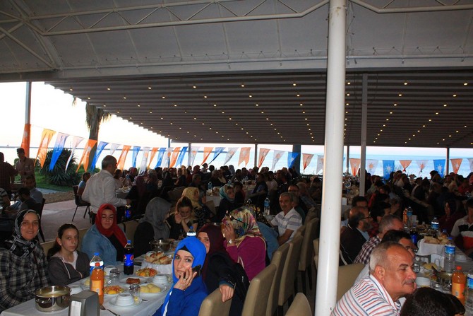 ak-parti-rize-il-baskanligi-iftar-programi-(8).jpg