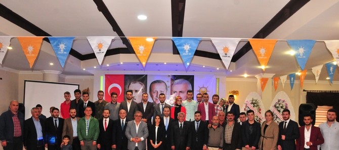 ak-parti-rize-il-genclik-kollari-kongrelere-devam-ediyor-(6).jpg