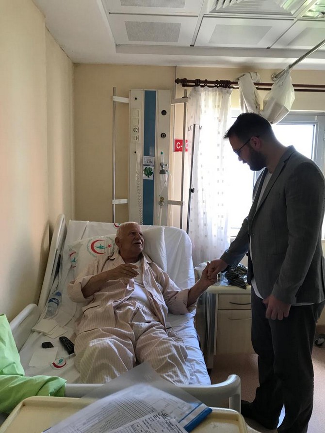 ak-parti-rize-il-genclik-kollarindan-hasta-ziyareti-(5).jpg