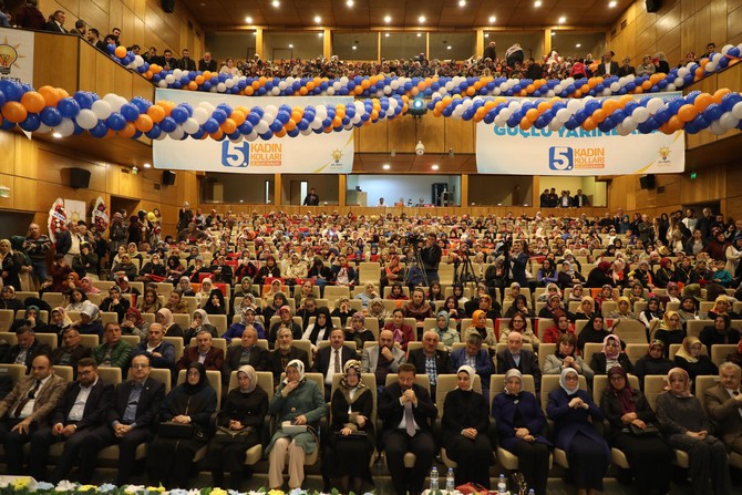 ak-parti-rize-il-kadin-kollari-5.-olagan-kongresi-ismail-kahraman-kultur-merkezinde-yapildi-(1).jpg