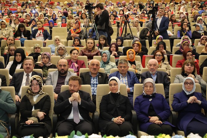 ak-parti-rize-il-kadin-kollari-5.-olagan-kongresi-ismail-kahraman-kultur-merkezinde-yapildi-(3).jpg