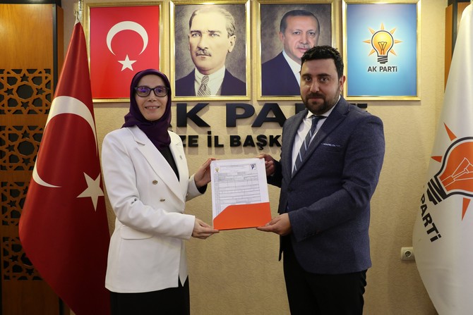 ak-parti-rize-il-kadin-kollari-baskani-sema-yagcitekin-28-donem-milletvekili-genel-secimleri-dolayisiyla-gorevinden-istifa-ederek-partisinden-rize-milletvekili-aday-adayligi-basvurusunda-bulundu-1.jpg