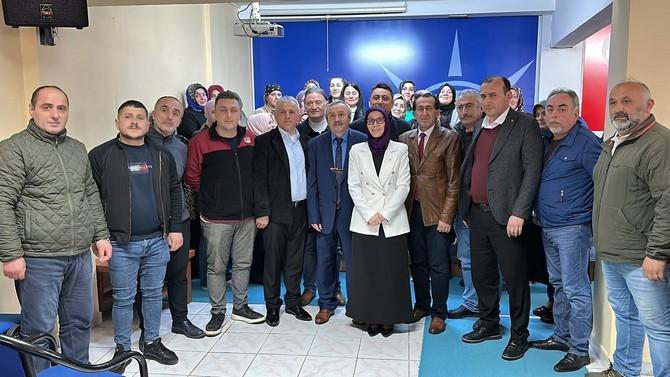 ak-parti-rize-il-kadin-kollari-baskani-sema-yagcitekin-28-donem-milletvekili-genel-secimleri-dolayisiyla-gorevinden-istifa-ederek-partisinden-rize-milletvekili-aday-adayligi-basvurusunda-bulundu-3.jpg