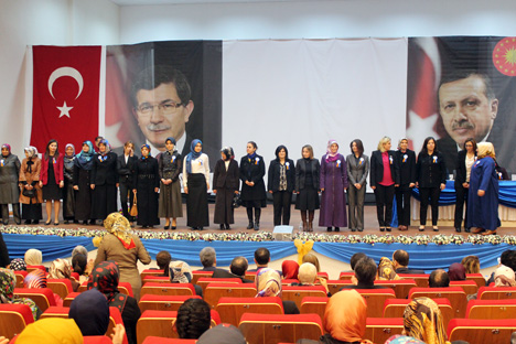 ak-parti-rize-il-kadin-kollari-kongresi-1.20150216134907.jpg