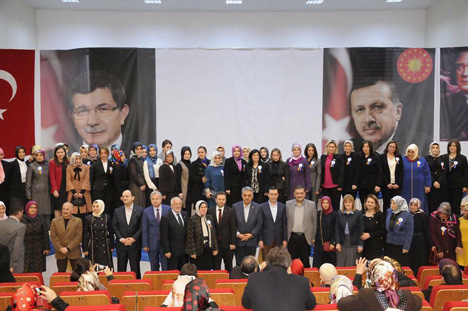 ak-parti-rize-il-kadin-kollari-kongresi-19.jpg