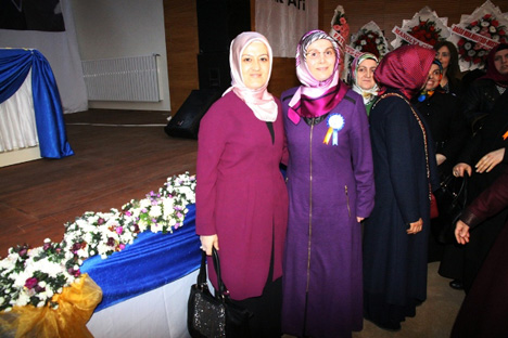 ak-parti-rize-il-kadin-kollari-kongresi-20.jpg