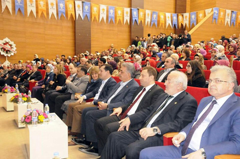 ak-parti-rize-il-kadin-kollari-kongresi-8.jpg