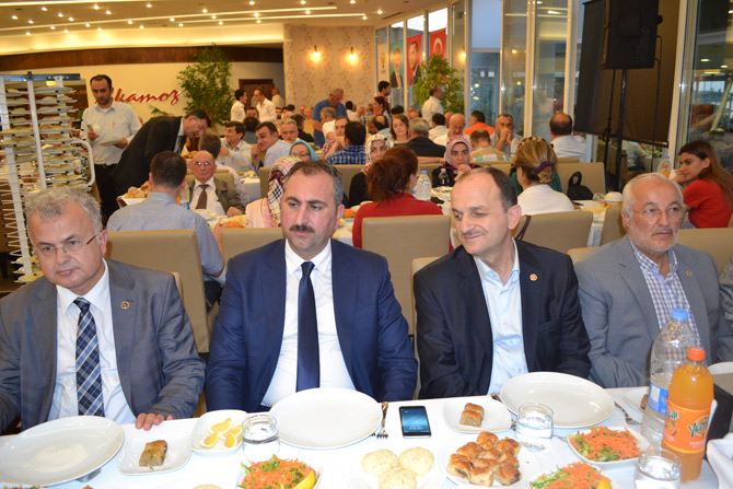 ak-parti-rize-il-teskilati-15.-geleneksel-iftari-1.jpg