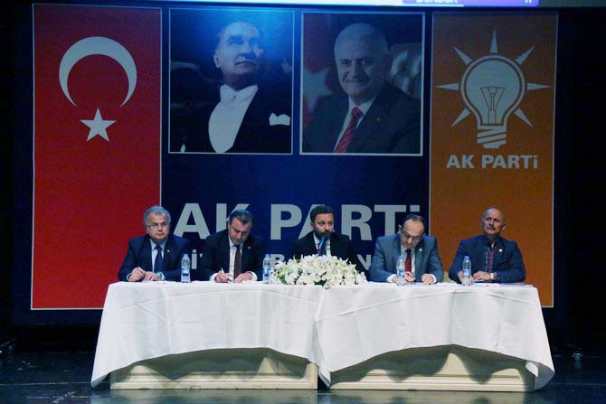 ak-parti-rize-il-teskilati-genisletilmis-82.-danisma-toplantisi-yapildi-(7).jpg
