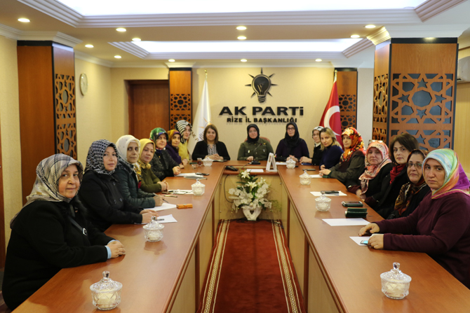 ak-parti-rize-kadin-kollari-mulakati-yapildi-1.jpg