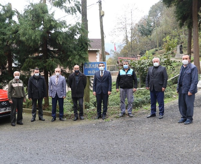 ak-parti-rize-merkez-ilce-baskani-burak-ak,-hayirli-olsun-ziyaretlerinin-ardindan-ilce-yonetim-kurulu-uyeleriyle-birlikte-koy-ziyaretlerine-basladi-(5)-001.jpg