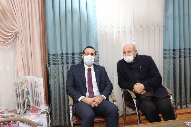 ak-parti-rize-merkez-ilce-baskani-burak-ak,-yenikoy-mahallesinde-esnaf-ziyaretlerinde-bulundu-(12).jpg