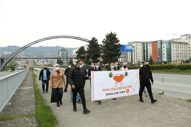ak-parti-rize-merkez-ilce-baskani-burak-aktan-kalp-sagligi-haftasinda-daha-guclu-bir-kalp-icin,-daha-cok-yuruyusu-(1).jpg