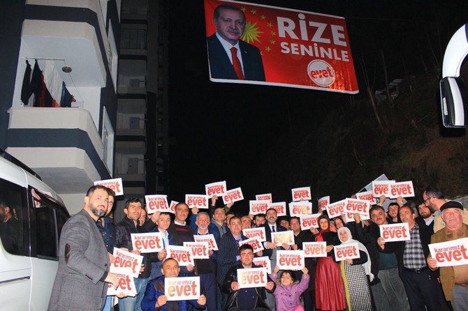 ak-parti-rize-merkez-ilce-baskani-sadettin-turut,-resadiye-mahallesinde-(6).jpg