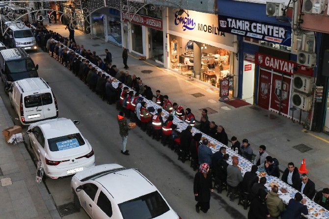 ak-parti-rize-merkez-ilce-baskanligi-kent-merkezindeki-yali-caddesinde-iftar-programi-gerceklestirdi-5.jpg