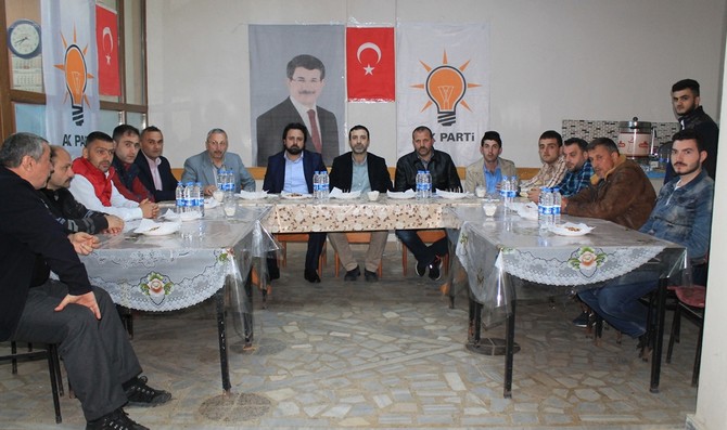 ak-parti-rize-merkez-ilce-yonetimleriyle-bir-araya-geldi-(1).jpg