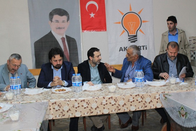 ak-parti-rize-merkez-ilce-yonetimleriyle-bir-araya-geldi-(2).jpg