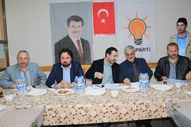 ak-parti-rize-merkez-ilce-yonetimleriyle-bir-araya-geldi-(5).jpg
