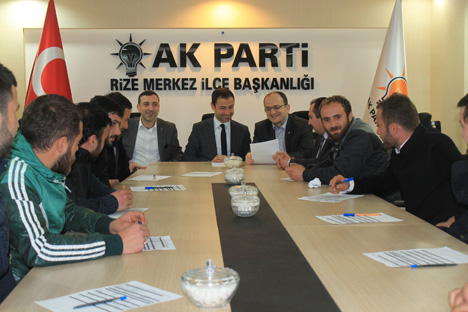 ak-parti-rize-milletvekili-adayi-hikmet-ayar,-anbarlik-koyu-genclik-kolu-yonetim-kurulu-toplantisina-katildi2.jpg