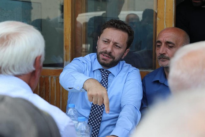 ak-parti-rize-milletvekili-adayi-muhammed-avci,-rizede-secim-calismalarinda-(3).jpg