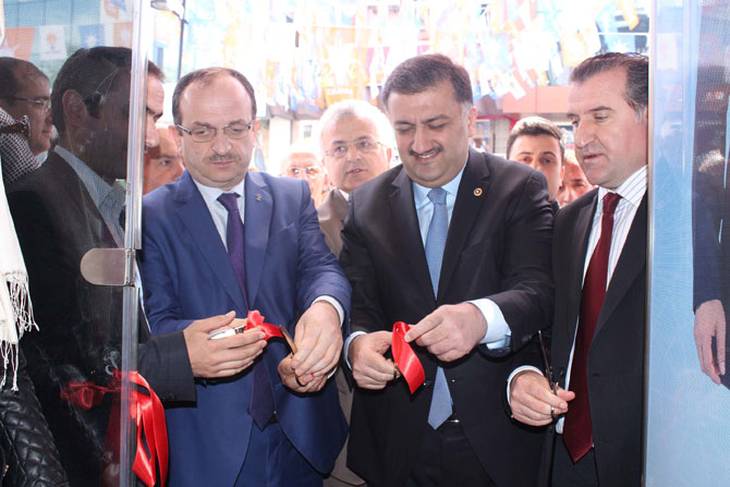 ak-parti-rize-milletvekili-adaylari-hasan-karal,-hikmet-ayar-ve-osman-askin-bak-secim-calismalari-kapsaminda-rize-sehir-merkezi-ataturk-caddesi-uzerinde-bulunan-secim-irtibat-burolarinin-acilisini-yapti.5.jpg ak-parti-rize-milletvekili-adaylari-hasan-karal,-hikmet-ayar-ve-osman-askin-bak-secim-calismalari-kapsaminda-rize-sehir-merkezi-ataturk-caddesi-uzerinde-bulunan-secim-irtibat-burolarinin-acilisini-yapti.5.jpg