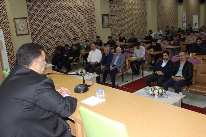 ak-parti-rize-milletvekili-hasan-karal,-ensar-vakfi-rize-subesi-tarafindan-tertip-edilen-“ideal-genclik”-seminerine-katildi-(9).jpg