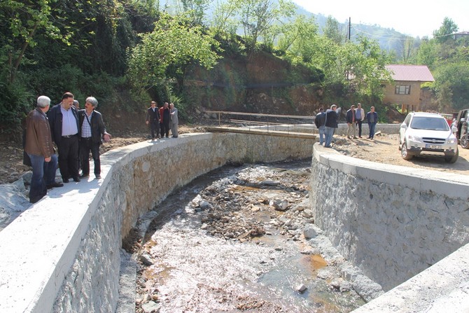 ak-parti-rize-milletvekili-hasan-karal,-rizenin-findikli-ilcesinde-devam-eden-dsi-yatirimlarini-inceledi-(5).jpg