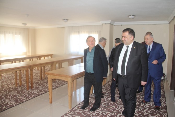 ak-parti-rize-milletvekili-hasan-karal-rize’nin-kanaat-onderleriyle-bir-araya-geldi-(2).jpg
