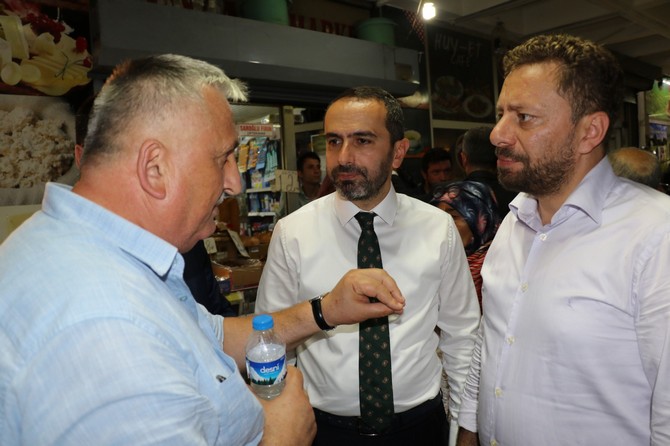 ak-parti-rize-milletvekili-muhammed-avci,-ak-parti-rize-il-baskani-ishak-alim-ve-rize-belediye-baskani-rahmi-metin,-rize-merkezde-esnaf-ziyareti-yaparak-devam-eden-projelerde-incelemelerde-bulundu-(12).jpg