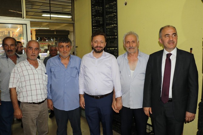 ak-parti-rize-milletvekili-muhammed-avci,-ak-parti-rize-il-baskani-ishak-alim-ve-rize-belediye-baskani-rahmi-metin,-rize-merkezde-esnaf-ziyareti-yaparak-devam-eden-projelerde-incelemelerde-bulundu-(15).jpg