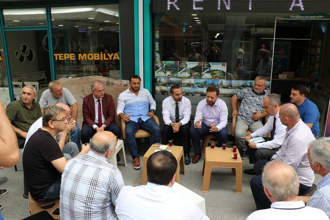 ak-parti-rize-milletvekili-muhammed-avci,-ak-parti-rize-il-baskani-ishak-alim-ve-rize-belediye-baskani-rahmi-metin,-rize-merkezde-esnaf-ziyareti-yaparak-devam-eden-projelerde-incelemelerde-bulundu-(2).jpg