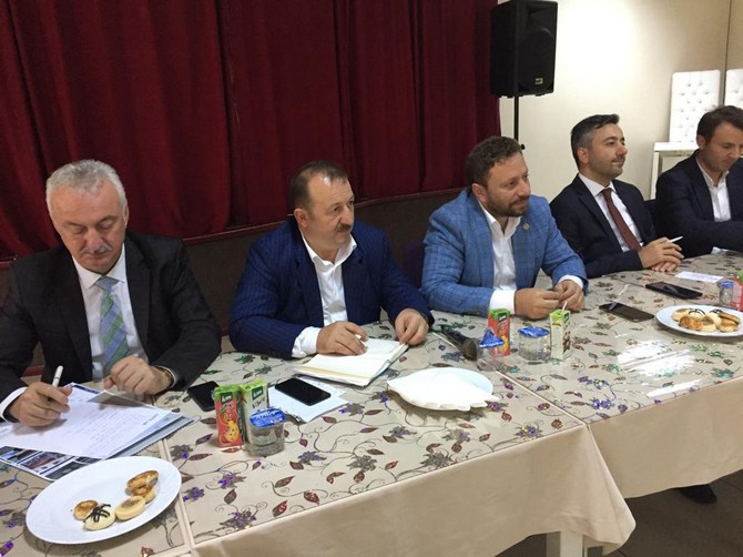 ak-parti-rize-milletvekili-muhammed-avci,-kalkandere-ilcesinde-koy-ve-mahalle-muhtarlari-ile-bir-araya-gelerek-sorunlarini-dinledi-(4).jpg