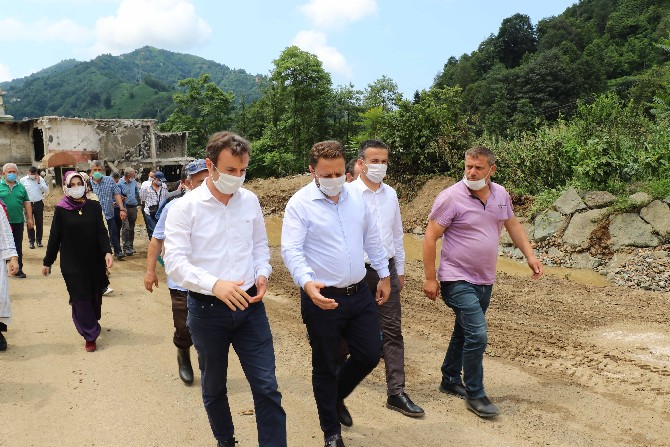 ak-parti-rize-milletvekili-muhammed-avci-cayeli’nde-hasar-olusan-koylerde-incelemede-(1).jpg