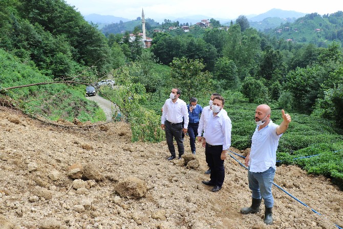 ak-parti-rize-milletvekili-muhammed-avci-cayeli’nde-hasar-olusan-koylerde-incelemede-(10).jpg
